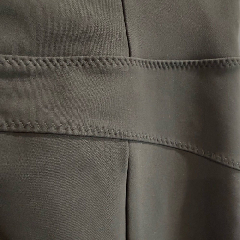Athleta Olive Stellar Crop Pants Euroluxe Work Travel- Size M - Picture 7 of 9